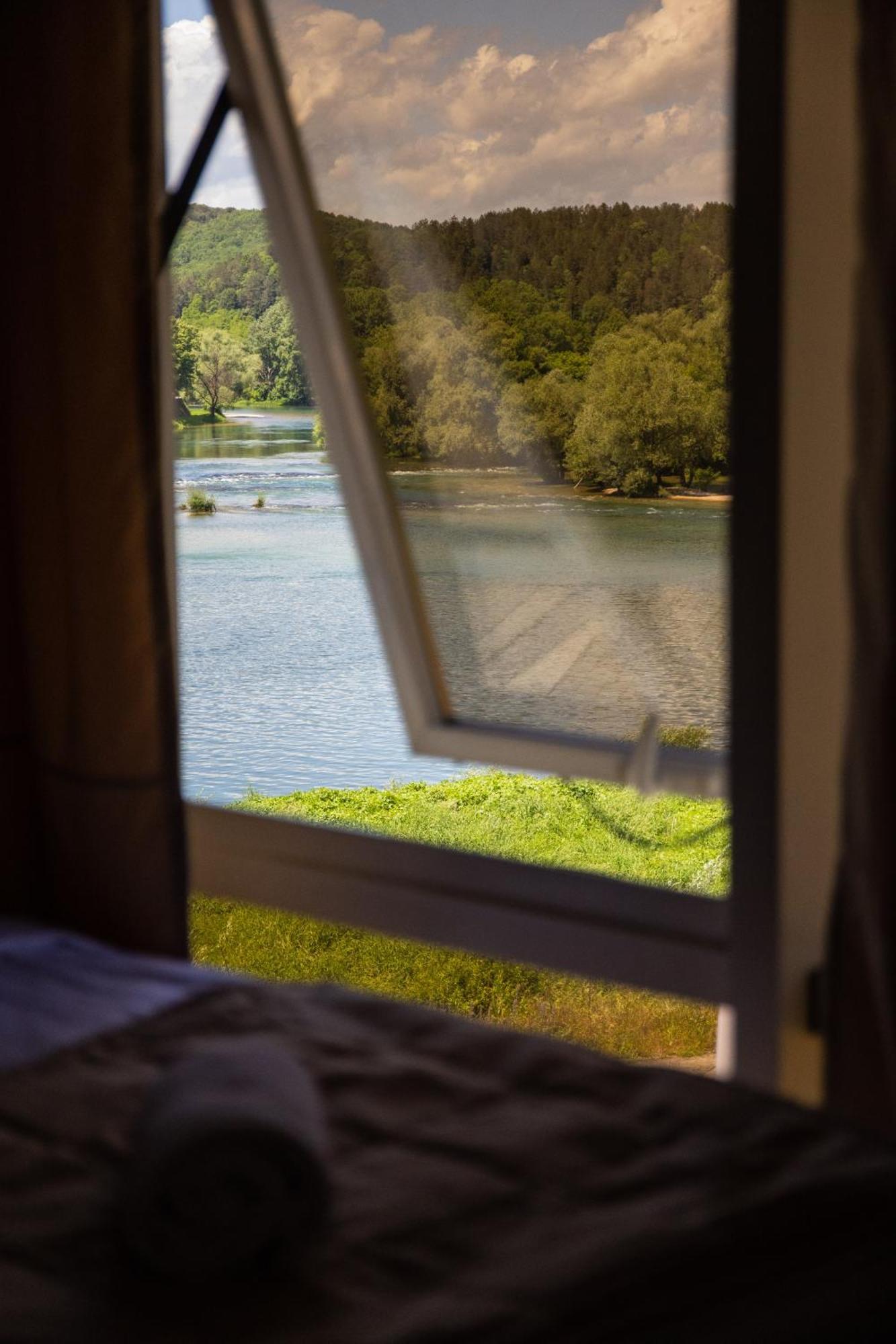 Motel New Sanatron Bosanski Novi Kültér fotó