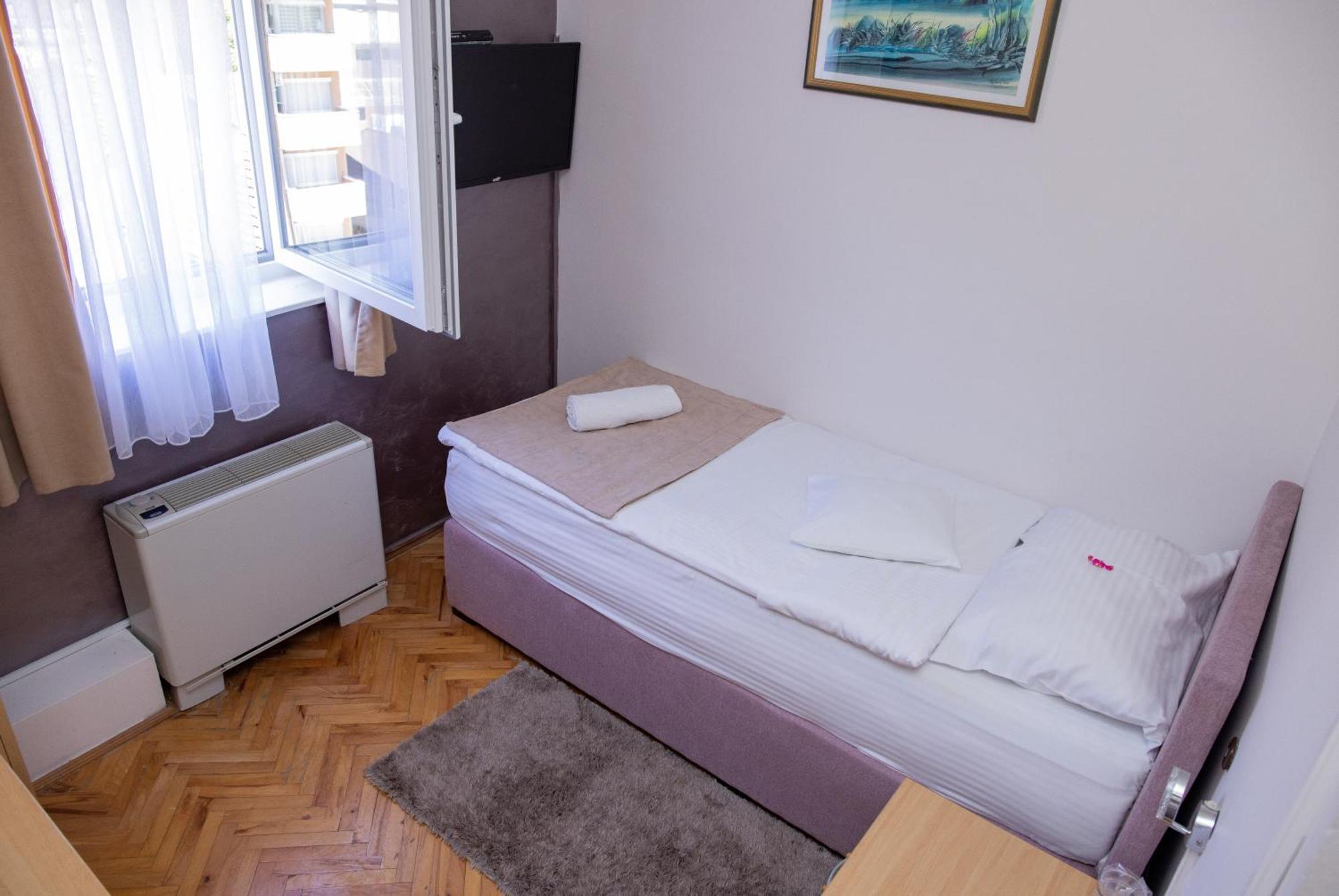 Motel New Sanatron Bosanski Novi Kültér fotó