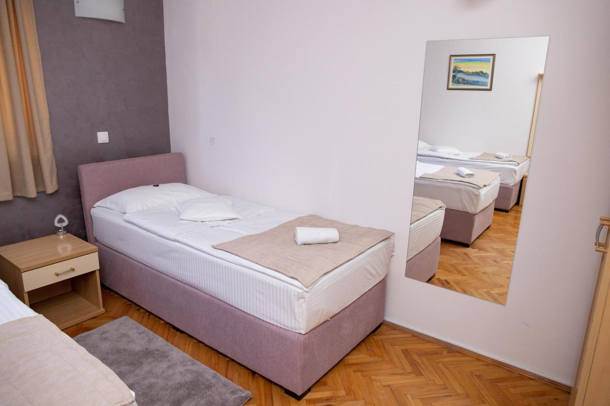 Motel New Sanatron Bosanski Novi Kültér fotó