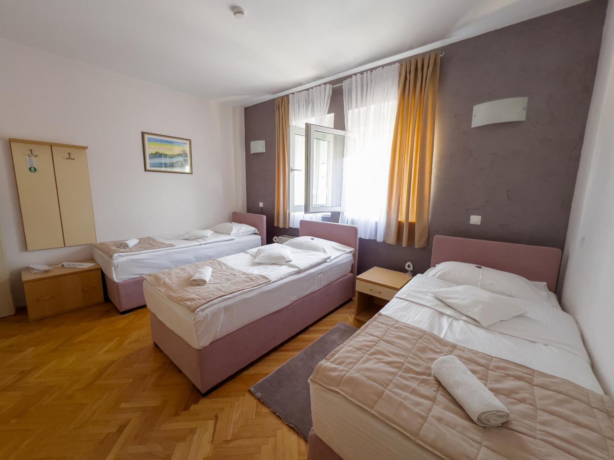 Motel New Sanatron Bosanski Novi Kültér fotó
