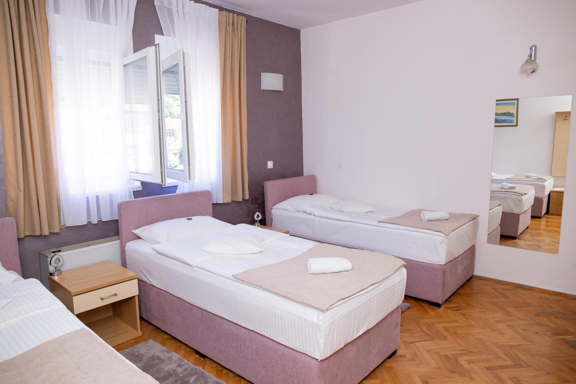 Motel New Sanatron Bosanski Novi Kültér fotó