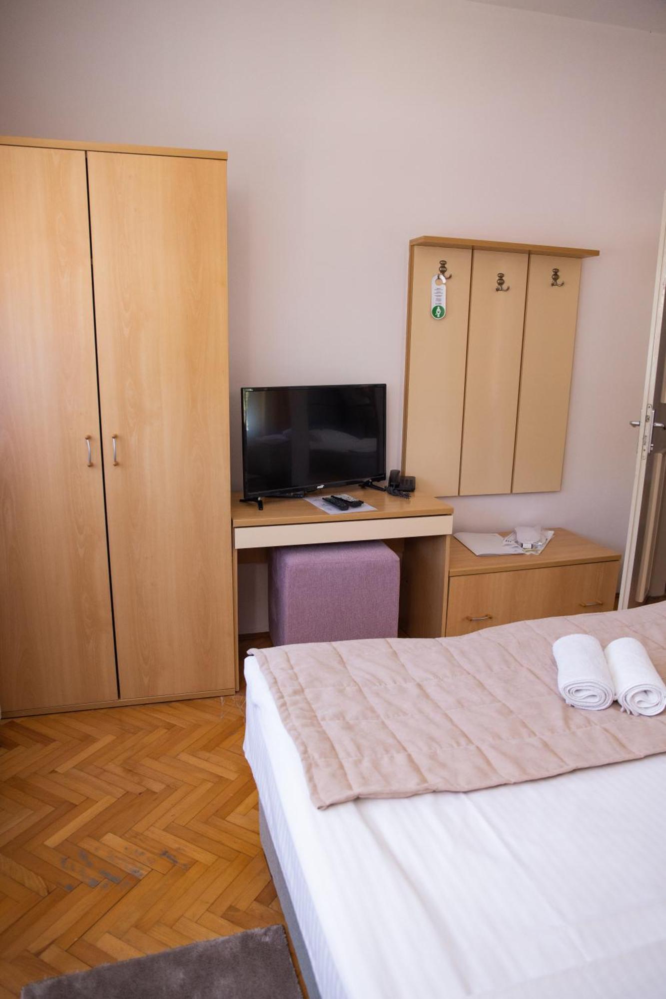 Motel New Sanatron Bosanski Novi Kültér fotó
