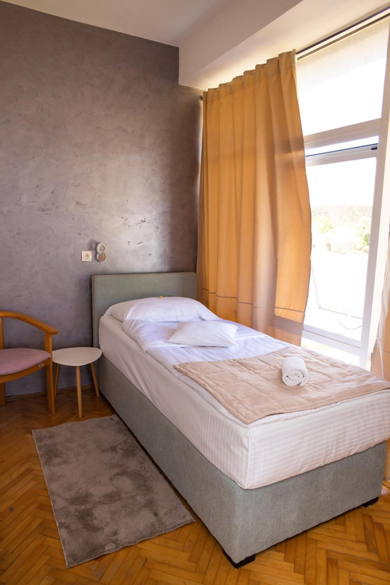 Motel New Sanatron Bosanski Novi Kültér fotó