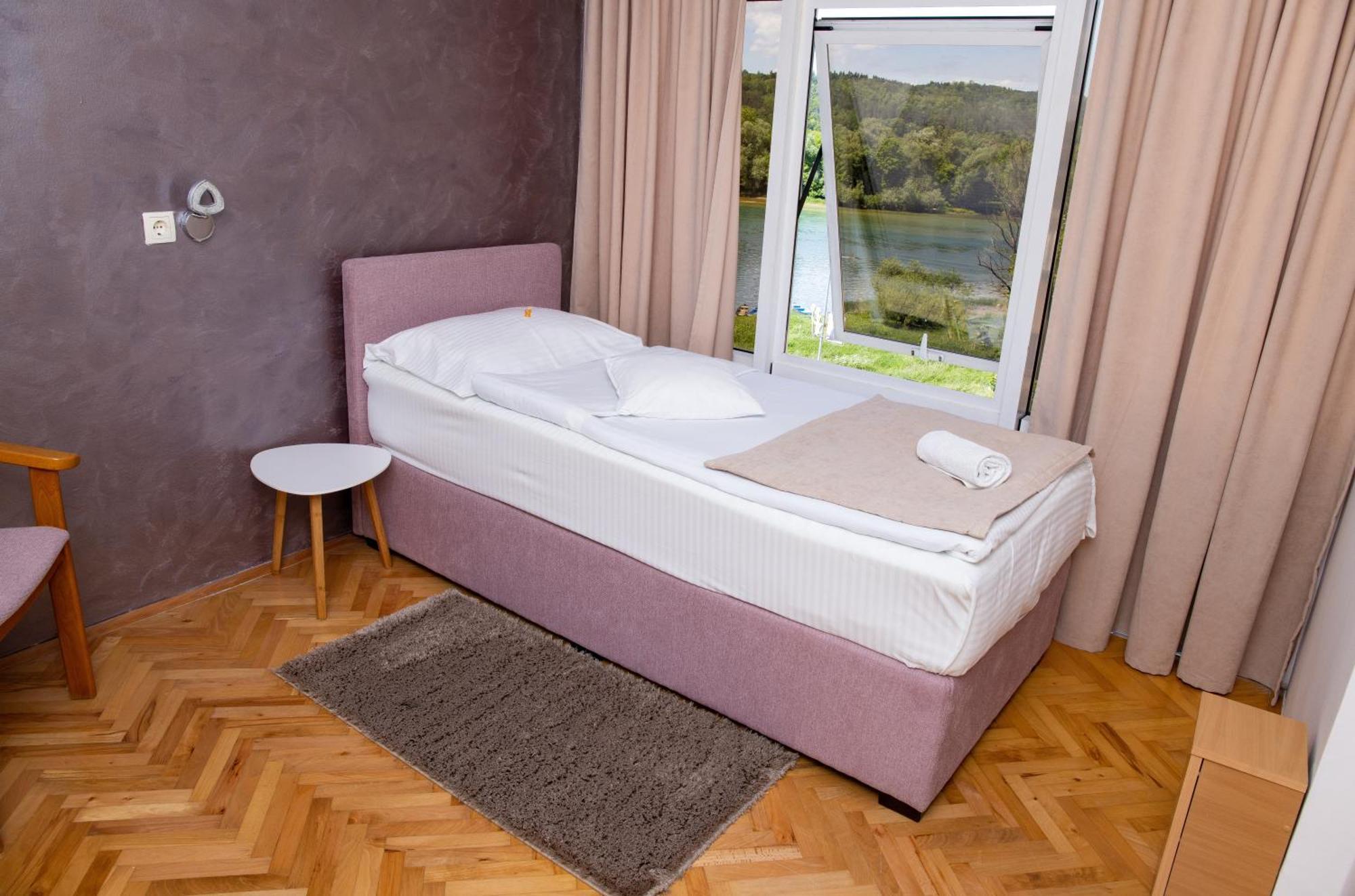 Motel New Sanatron Bosanski Novi Kültér fotó