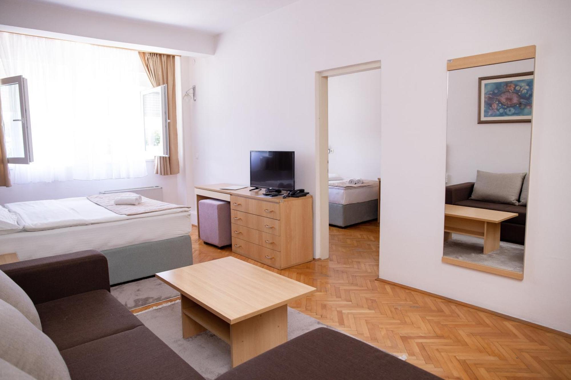 Motel New Sanatron Bosanski Novi Kültér fotó