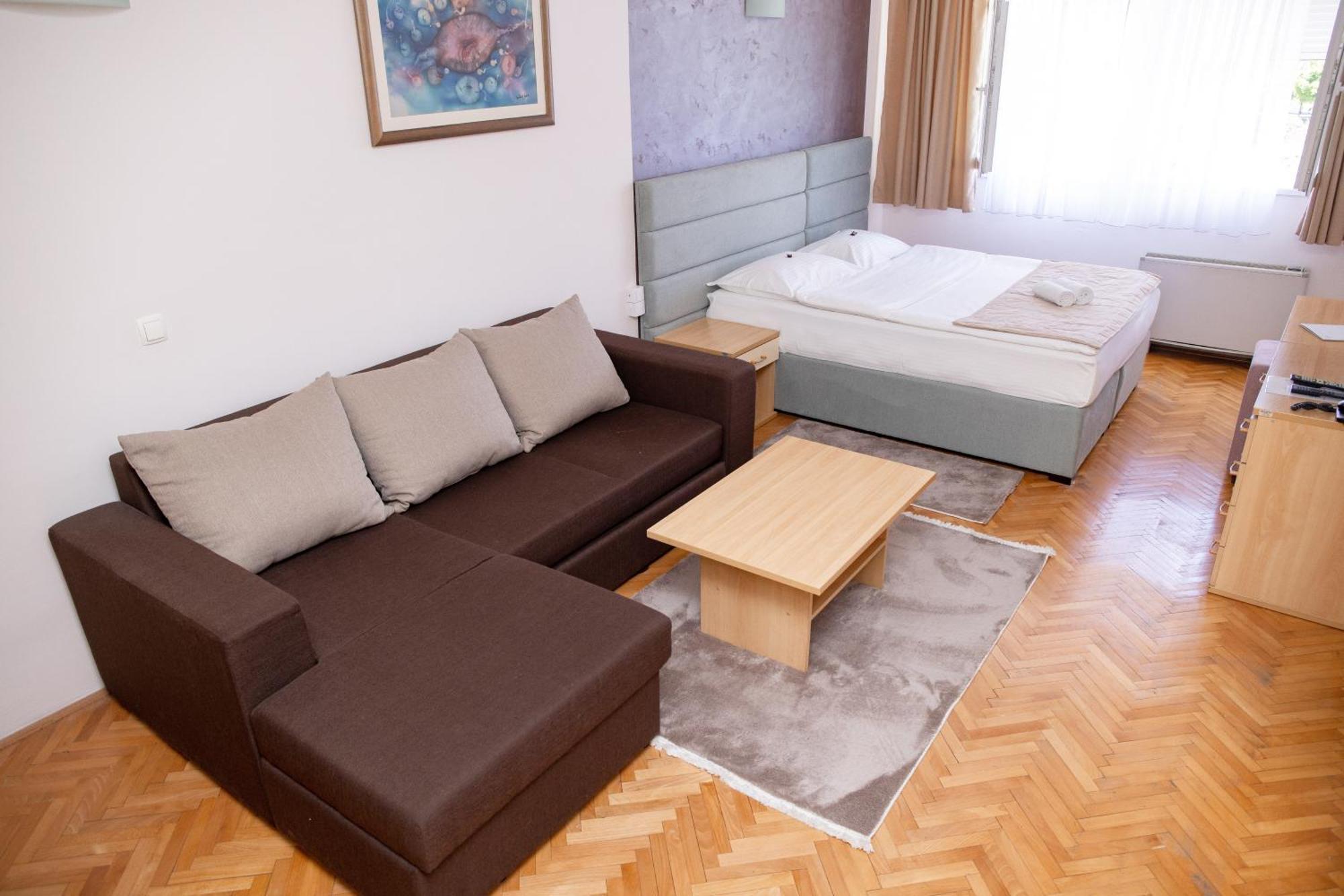 Motel New Sanatron Bosanski Novi Kültér fotó