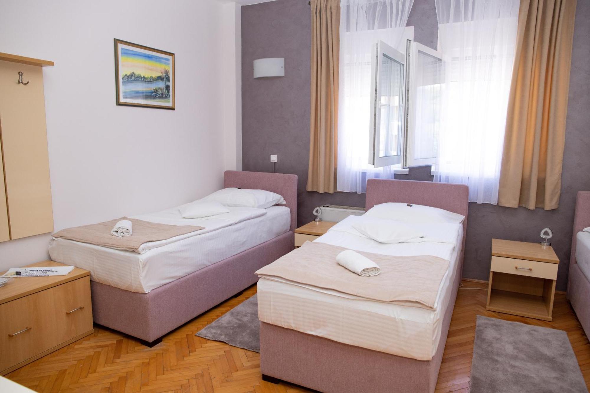 Motel New Sanatron Bosanski Novi Kültér fotó
