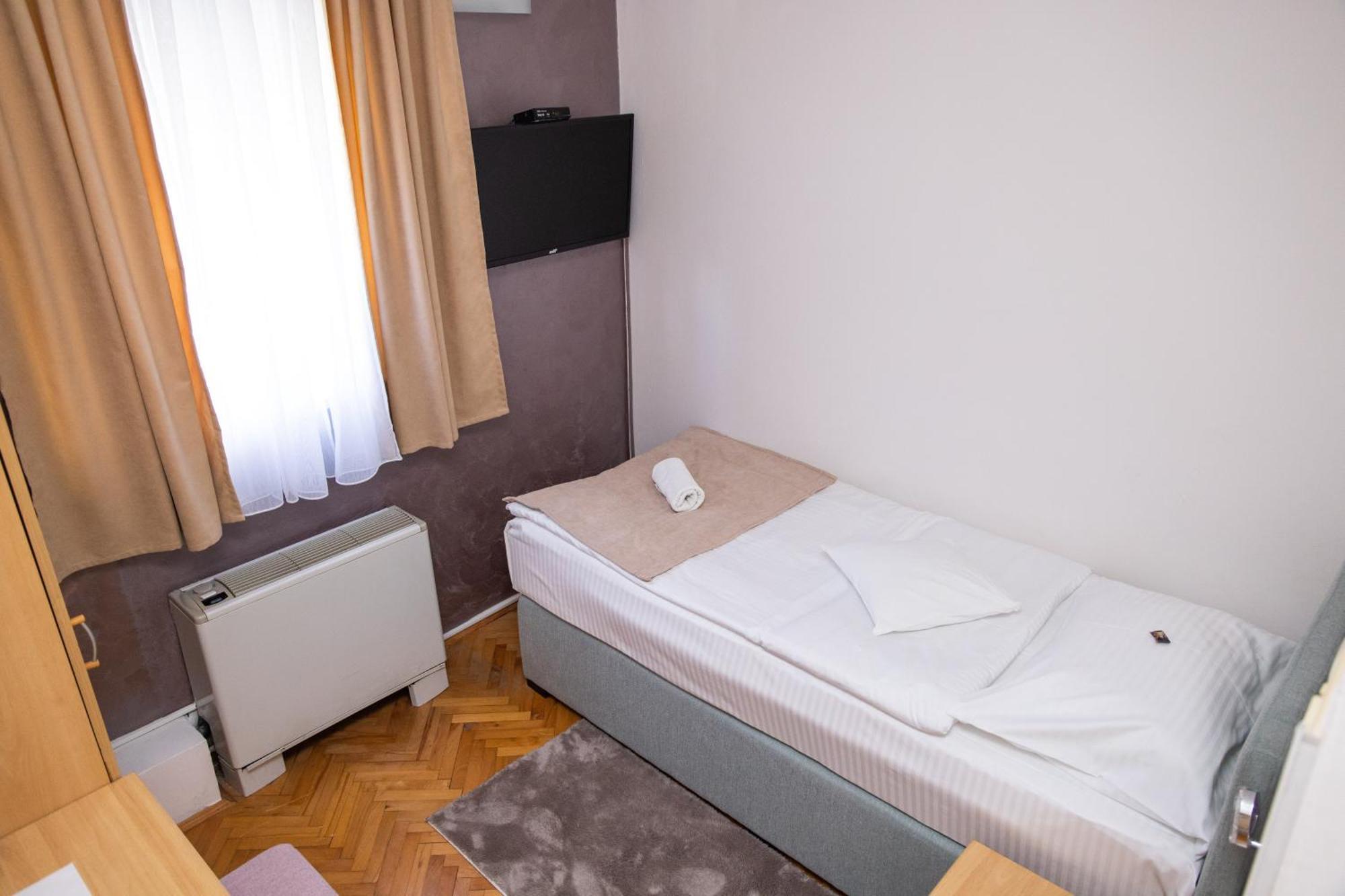 Motel New Sanatron Bosanski Novi Kültér fotó