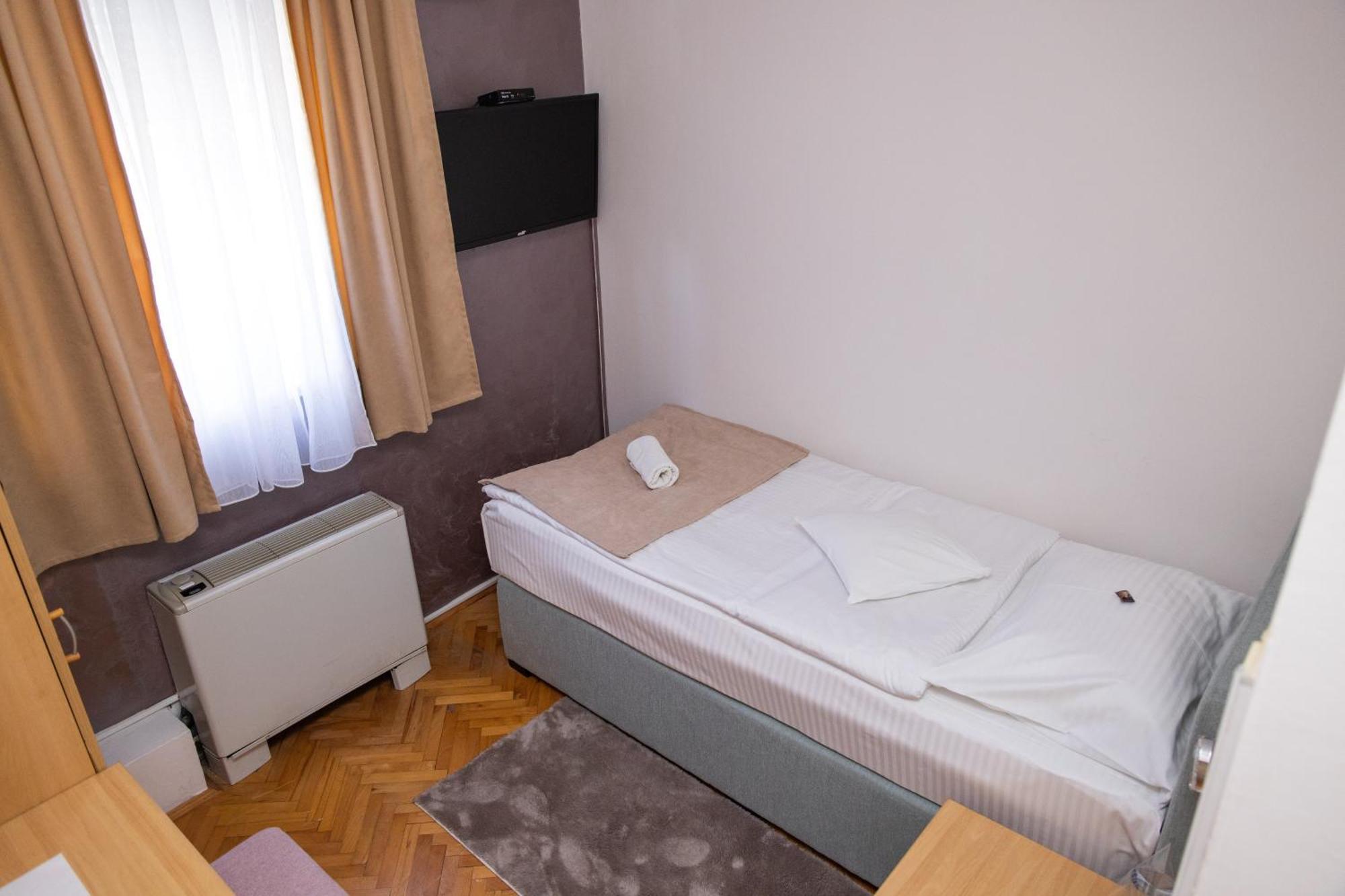 Motel New Sanatron Bosanski Novi Kültér fotó