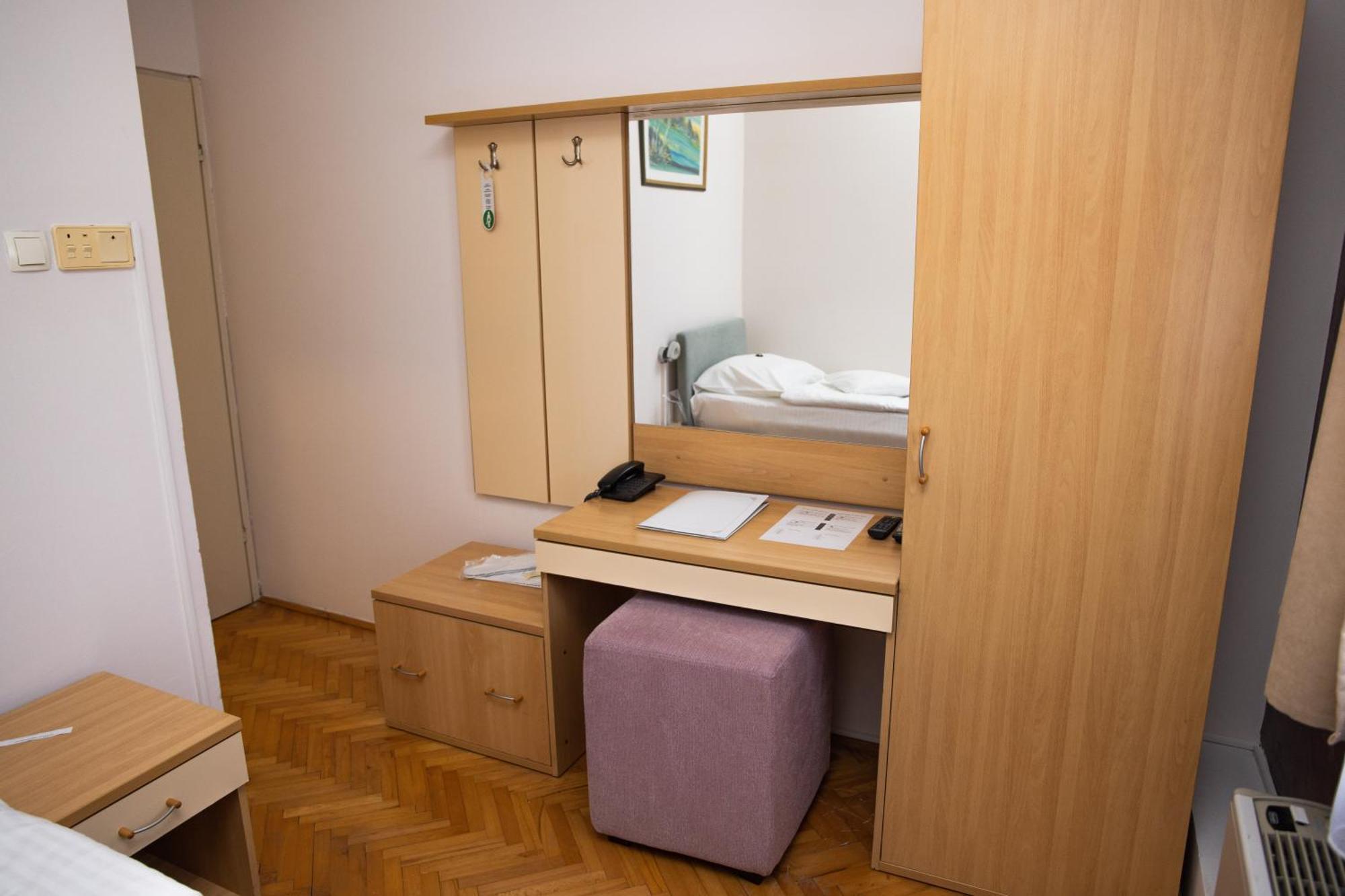 Motel New Sanatron Bosanski Novi Kültér fotó