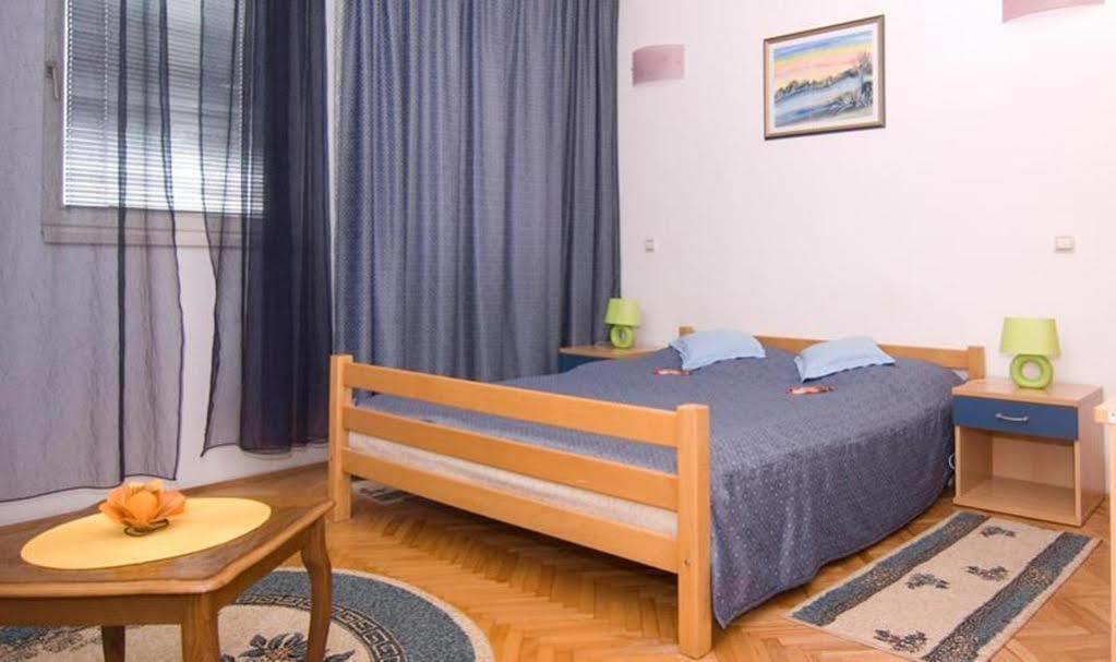 Motel New Sanatron Bosanski Novi Kültér fotó